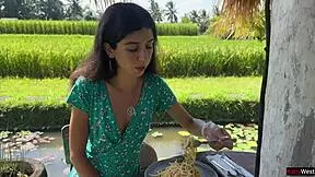 public cumwalk in cafe, eatin pasta carbonara with sperm on ma face, oops