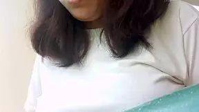 Lærer Matthan Salomon og student Kaye Andrea Noval utforsker