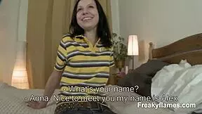 Teens giver sig hen til vild threesome med blowjob og røvknulning