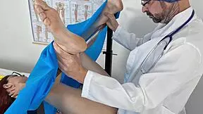 Meu Doutor Toys with My Pussy During Exam!