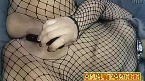 me masturbo con un vibrador y me trago una deliciosa verga