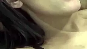 Novinha Sharing Hot Kisses with Buff Brazilian Guy in Steamy Homemade Clip