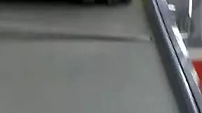 I cought this candid teens booty in tight jeens, oh man its so hot!