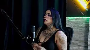 Marcely Mello swings with Tifany Rocha in public! 😍