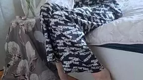 man, elza kom in nylon tights got me worshippin her big ass, like, i’m totally hooked, ya feel me?