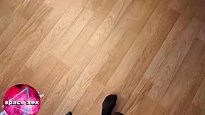 Teen Screams, 'I'm Fingering to Orgasm!'