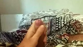 Moreno gostoso masturbates in bedroom solo