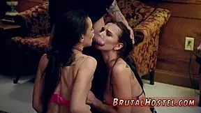 Schattige Tiener 18+ Casting Beste Mates Aidra Fox En Kharlie Stone Gebonden In Hardcore Bondage Dominatie.