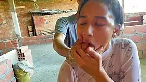 follo a la novia de mi amigo en casa