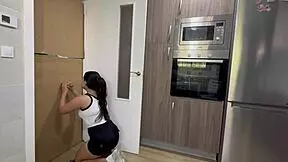 I clean the kitchen and find a cock in a glory hole 😲