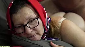 Grda 67-letna babica uničena rit v tabu analu