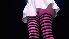 bonneyuwu drinks pee from bottle