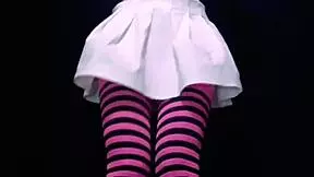 bonneyuwu drinks pee from bottle