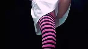 bonneyuwu drinks pee from bottle