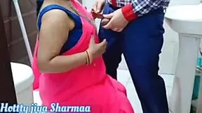 Desi hot sex with sexy housewife.