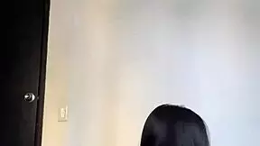 Latina tinejdžerka beba pleše gola, twerkuje veliku guzu i otvara široko