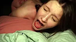 他大鸡巴深插时，我像母狗一样湿了