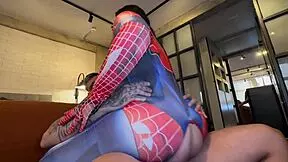 A aranha salvou um rapaz em apuros!