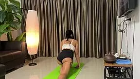 Yoga slut gets rough fucked mid-stretch, cumming in mouth outdoors 😏