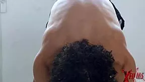 Hot women suck the boxing coach's dick