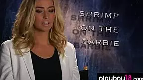 Busty Australian Lisa Seiffert Strips Outdoor to Flaunt Hot Curves