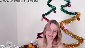 I masturbate my wet pussy on New Year's Eve.