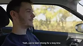 Adolescentă 18+ excitată suge în călătorie cu mașina POV