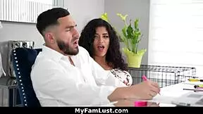 Peter Green fucks hot stepsister!