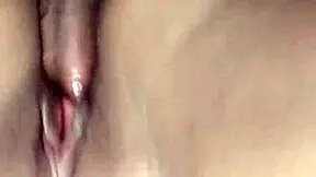 Encuentro A La Vecina Culona Masturbándose Y Me Invita A Pasarla Rico