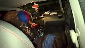 Prlmas taradas por sexo dao a bucetinha para desconhecidos no estacionamento do supermercado geral olhando o que voce faria