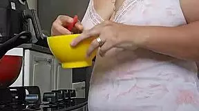 uhh, pregnant chick showing off her big ass... so hot