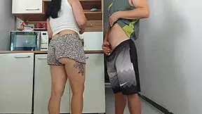 Sexo arriscado enquanto meu marido estava no banho transei com amigo dele quase fomos pego