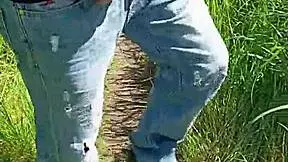 Real outdoor deepthroat blowjob caught behind the scenes