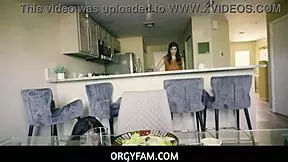 Roxanne Binky Beaz Learn Sorority Orgy Blowjobs and Deepthroats