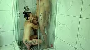 morning blowjob in the shower, gagging with cum in mouth! 😜