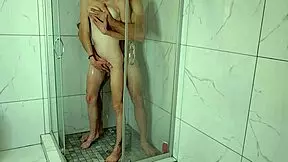 Ranný blowjob v sprche, dávivý s cum v ústach! 😜