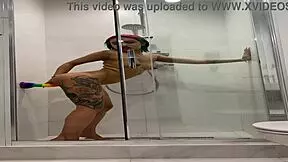 naked roxy showers and masturbates