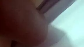 En Bata Me Mete La Verga En La Boquita Se Me Quita El Sueño Y Le Doy Una Buena Mamada Acabo Tan Candente Que Decido Montarlo Y Moverme Mucho Upss Te Corriste Dentro