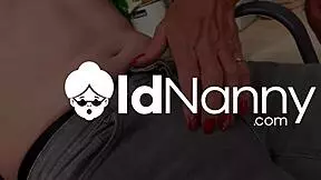 poate MILF britanică busty și lesbiană matură curvy să fie mai fierbinți împreună?