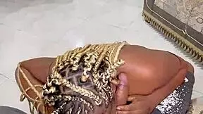 Vecina Cachonda Engaña A Su Marido Con El Vecino