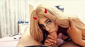 diablita sucking a big cock in homemade video