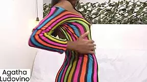 Ela pequena mas aguenta cada coisa enorme with farting rimjob creampie