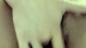 Pendejita masturbates for me in petite teen style.