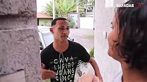 teen sucking delivery guy