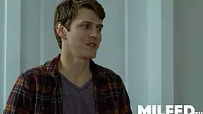 A hot mom cheats on her husband with a young boy from delivery - milfed