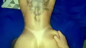 Gemendo Alto Transando De Salto Nas Escadas