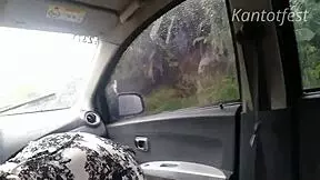 Pinay Pays Taxi Driver With Blowjob