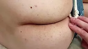 Nadr en prdelka pot ebuje vyprstit - first anal fingering homemade