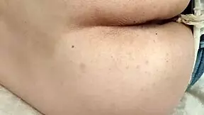 Nadr en prdelka pot ebuje vyprstit - first anal fingering homemade