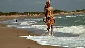 우타란20의 뜨거운 삼썸, 데시 퀸이 젖은 채로 타다!